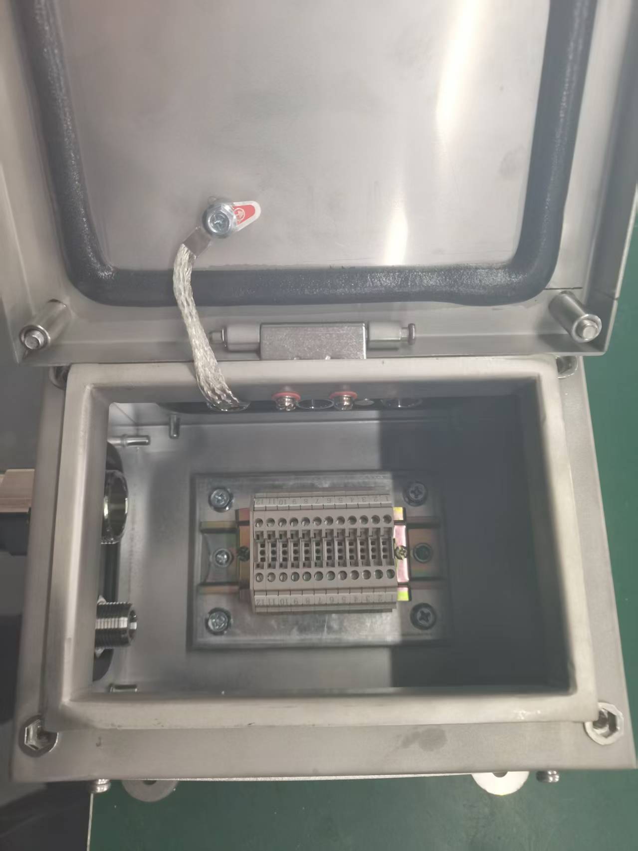 explosion_proof_junction_box.jpg